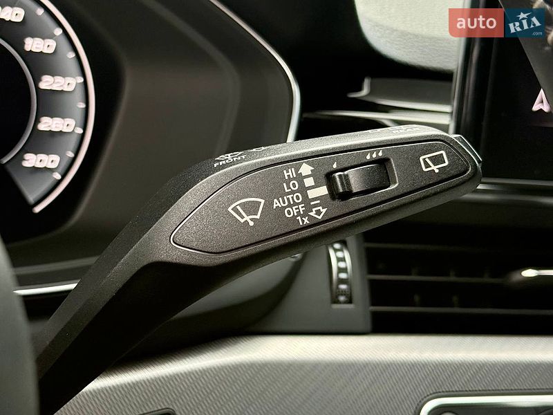 Универсал Audi A4 2019 в Киеве