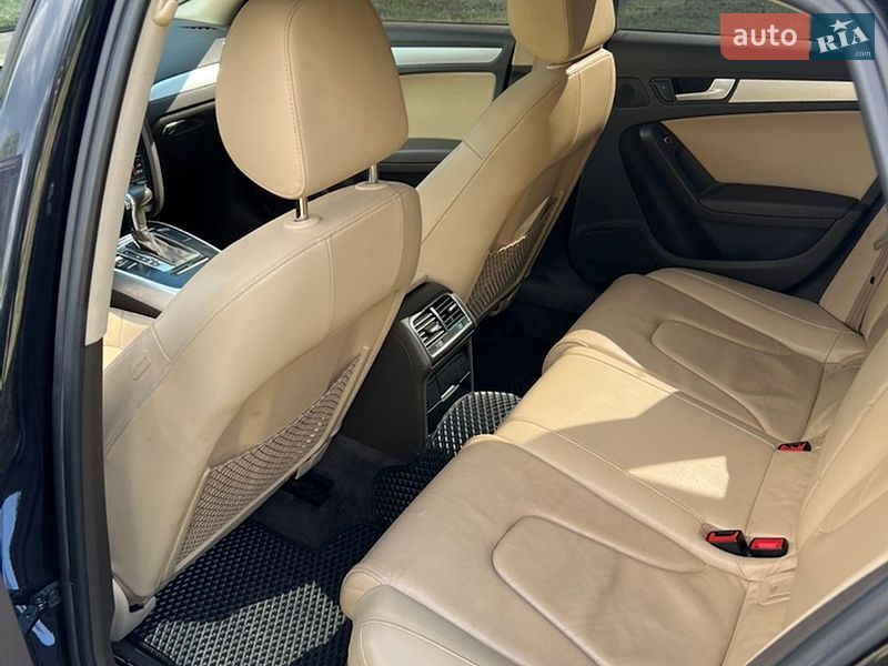Седан Audi A4 2012 в Києві
