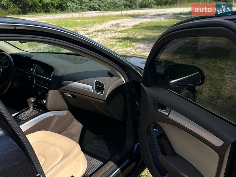 Седан Audi A4 2012 в Києві
