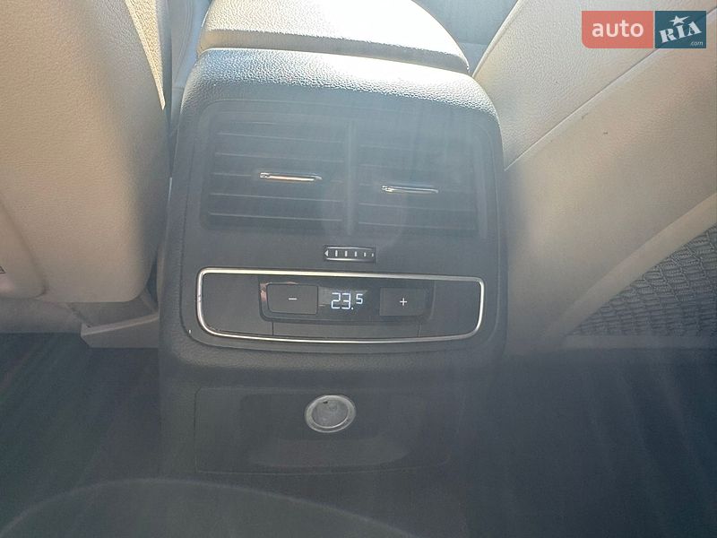 Седан Audi A4 2017 в Киеве