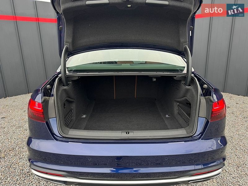 Седан Audi A4 2020 в Луцьку