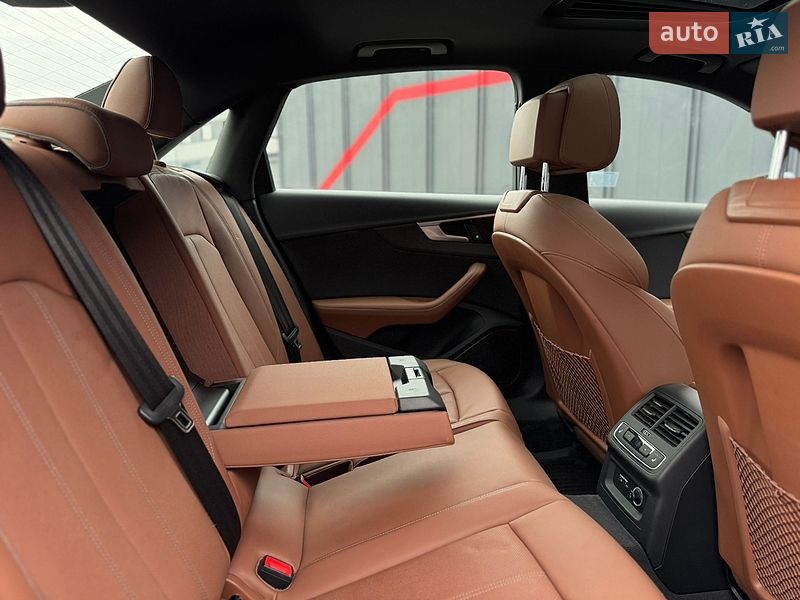 Седан Audi A4 2020 в Луцьку