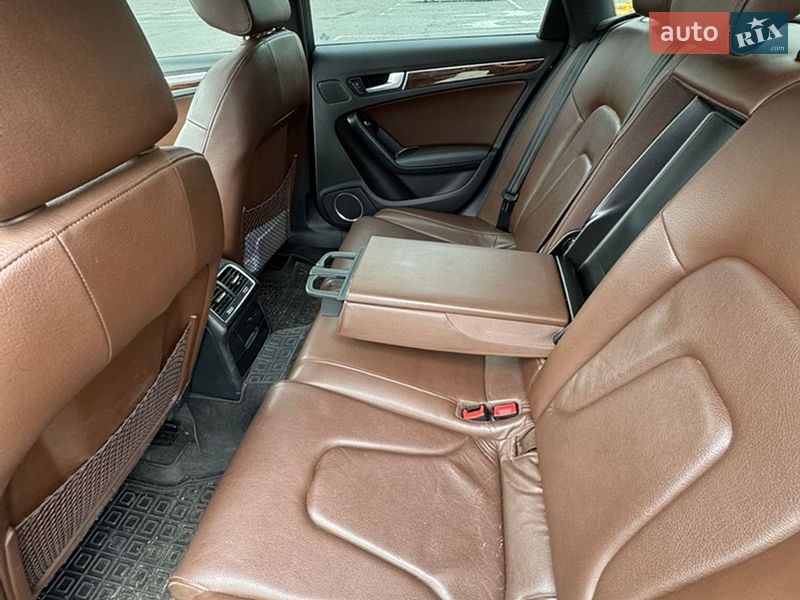 Седан Audi A4 2012 в Броварах