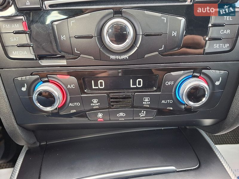 Седан Audi A4 2014 в Львове