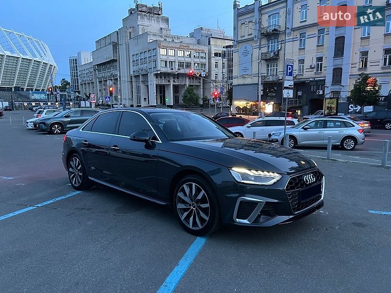 Седан Audi A4 2021 в Киеве