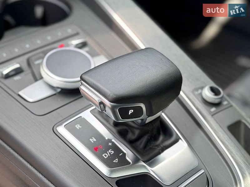 Седан Audi A4 2017 в Киеве