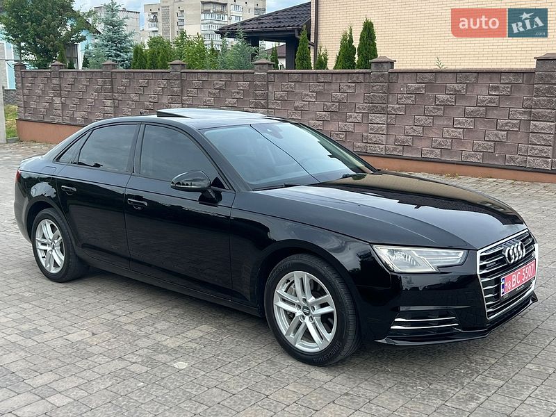 Седан Audi A4 2016 в Ровно