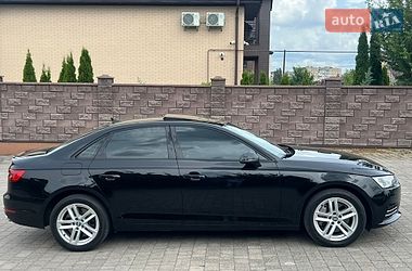 Седан Audi A4 2016 в Ровно