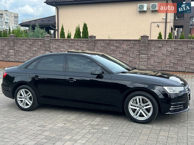 Седан Audi A4 2016 в Ровно