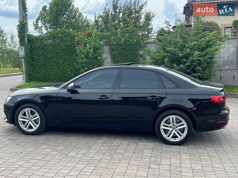 Седан Audi A4 2016 в Ровно