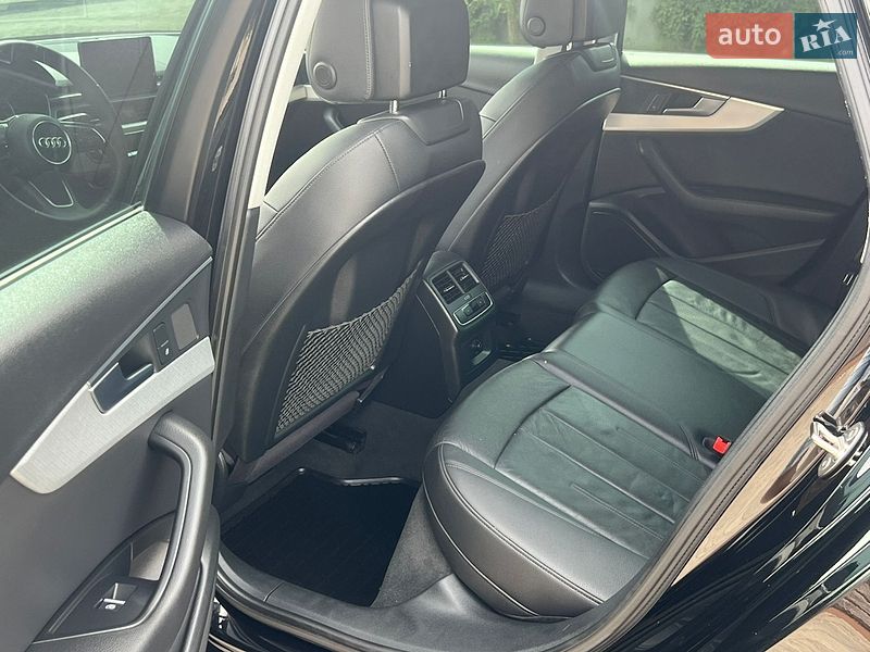 Седан Audi A4 2016 в Ровно