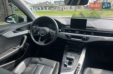 Седан Audi A4 2016 в Ровно