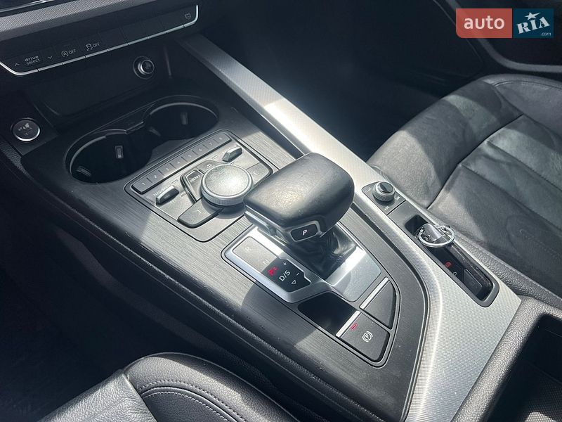 Седан Audi A4 2016 в Ровно