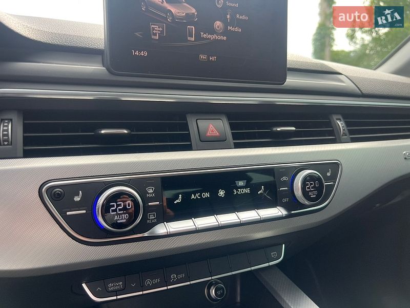 Седан Audi A4 2016 в Ровно
