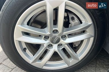 Седан Audi A4 2016 в Ровно