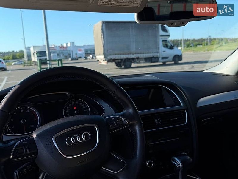 Седан Audi A4 2013 в Киеве