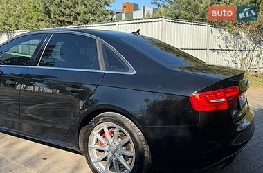 Седан Audi A4 2015 в Луцке