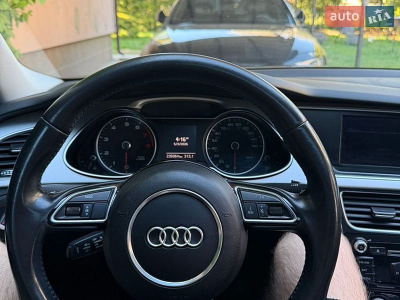 Седан Audi A4 2015 в Луцке