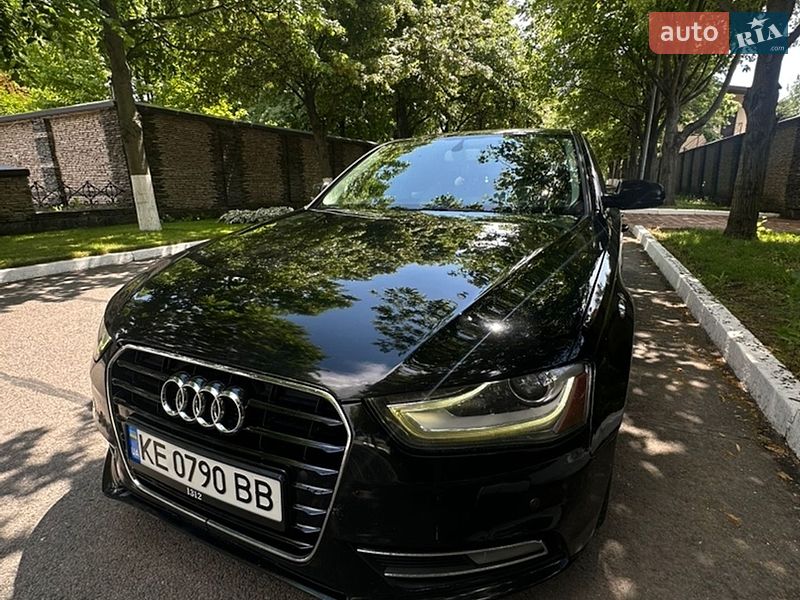 Седан Audi A4 2012 в Дніпрі