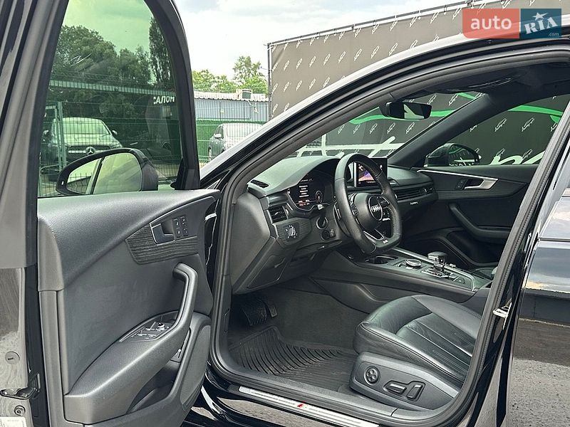 Седан Audi A4 2016 в Киеве