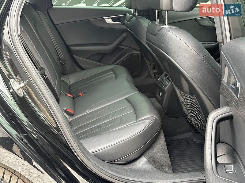 Седан Audi A4 2016 в Киеве