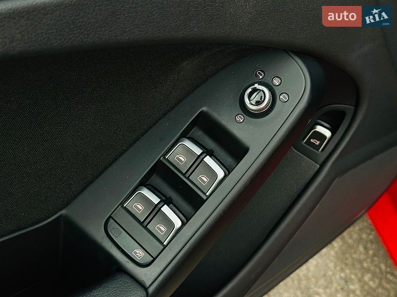 Седан Audi A4 2014 в Харькове