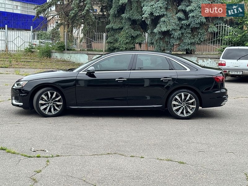 Седан Audi A4 2023 в Києві