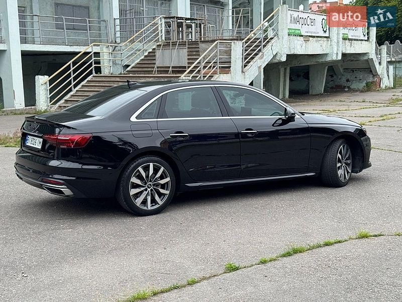 Седан Audi A4 2023 в Києві