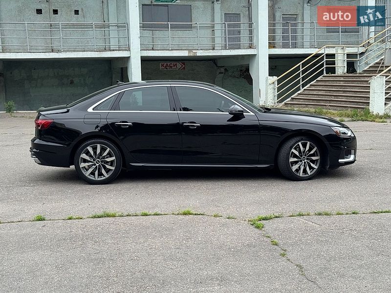 Седан Audi A4 2023 в Києві