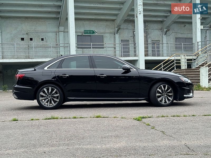 Седан Audi A4 2023 в Києві