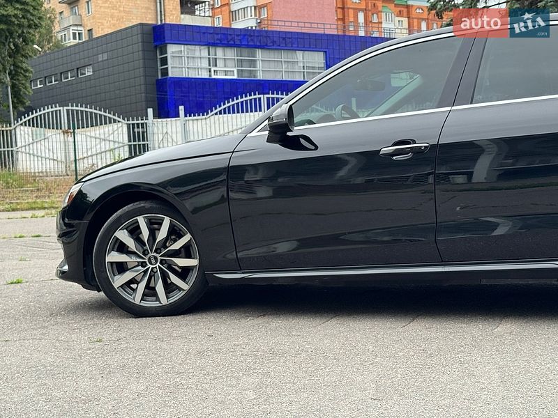 Седан Audi A4 2023 в Києві