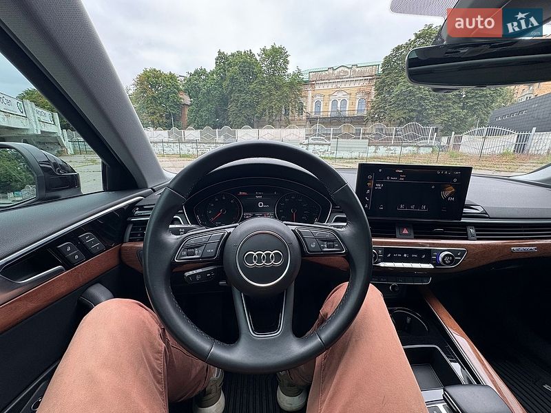 Седан Audi A4 2023 в Києві