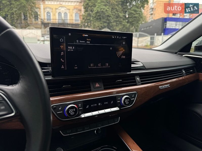 Седан Audi A4 2023 в Києві