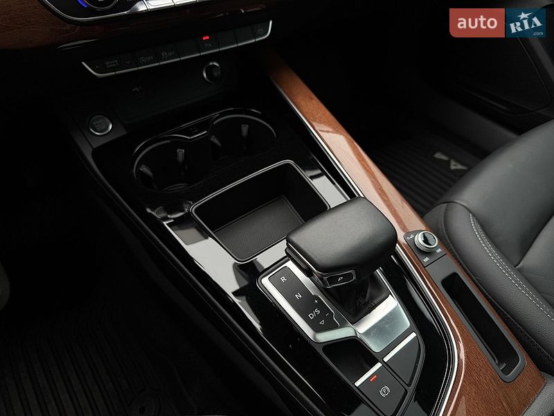 Седан Audi A4 2023 в Києві