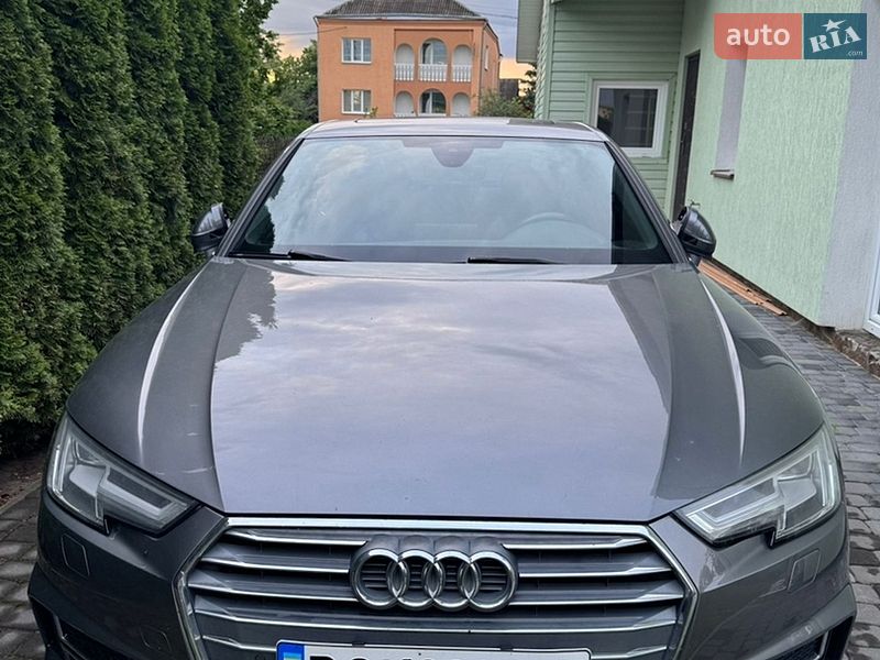 Седан Audi A4 2018 в Львове