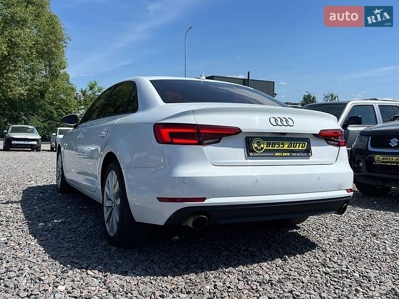 Седан Audi A4 2017 в Львове