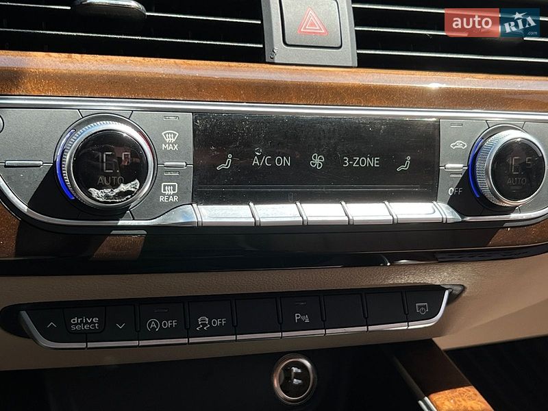 Седан Audi A4 2017 в Львове