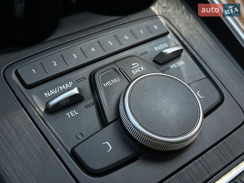 Седан Audi A4 2017 в Львове