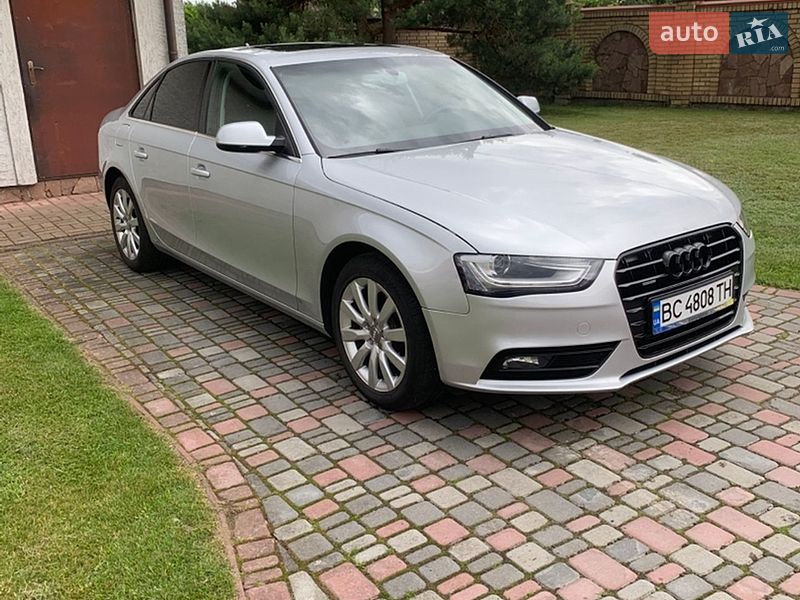 Седан Audi A4 2013 в Львове