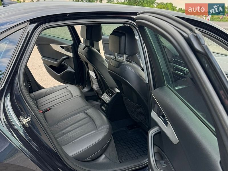 Седан Audi A4 2017 в Жовкві