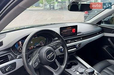 Седан Audi A4 2017 в Жовкві
