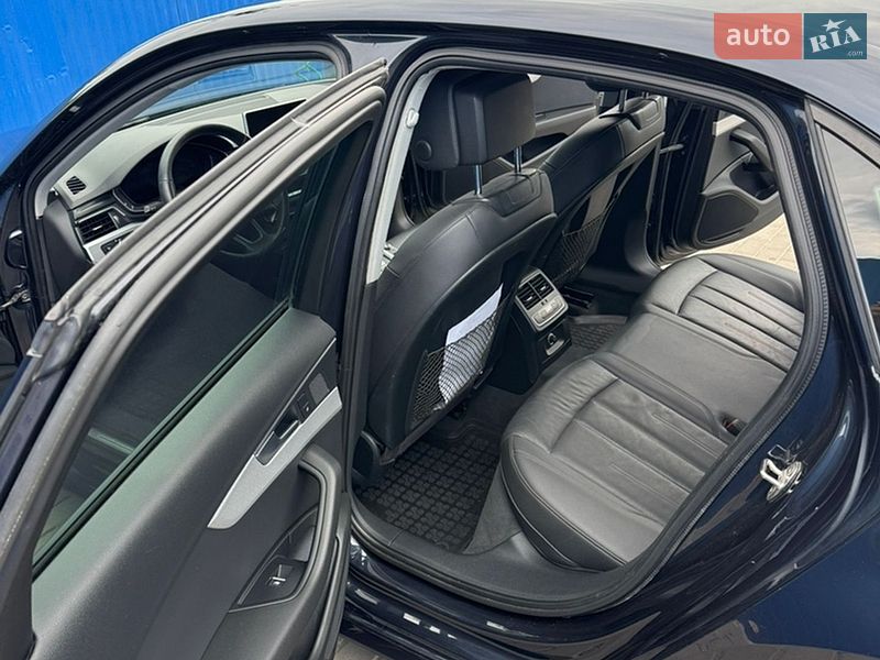 Седан Audi A4 2017 в Жовкві