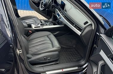 Седан Audi A4 2017 в Жовкві
