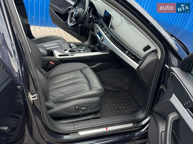 Седан Audi A4 2017 в Жовкві
