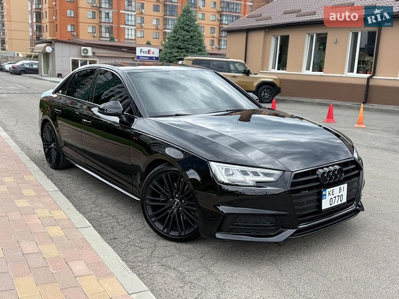 Седан Audi A4 2018 в Днепре
