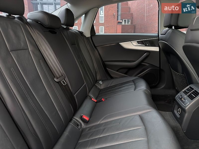 Седан Audi A4 2016 в Дніпрі