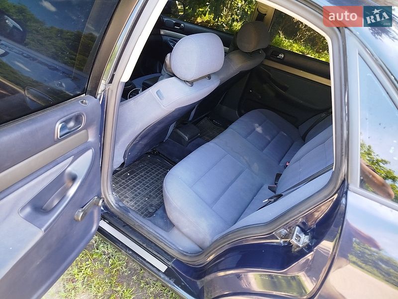 Седан Audi A4 2000 в Краснокутську