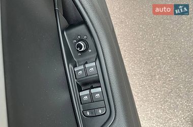 Седан Audi A4 2015 в Кам'янському
