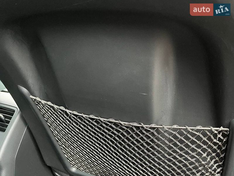 Седан Audi A4 2015 в Кам'янському
