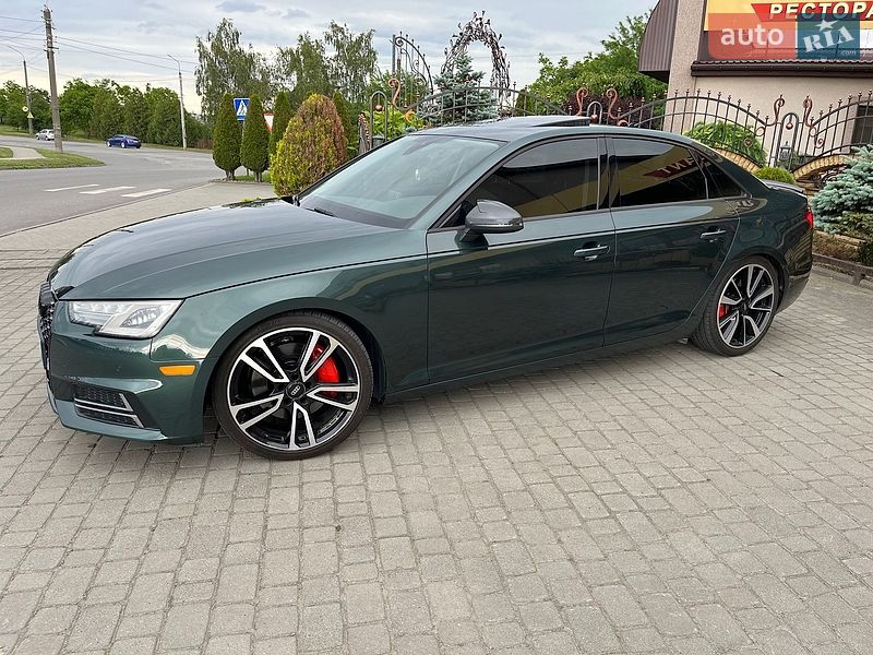 Седан Audi A4 2016 в Шепетівці